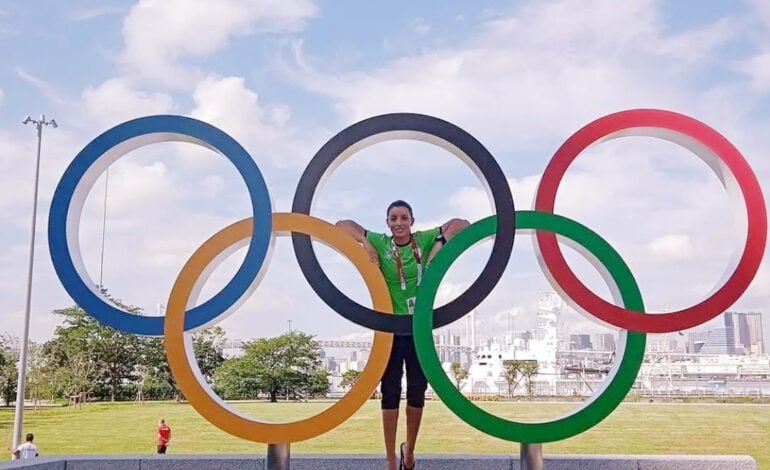  Amina Berrichi, une véliplanchiste algérienne désormais olympique