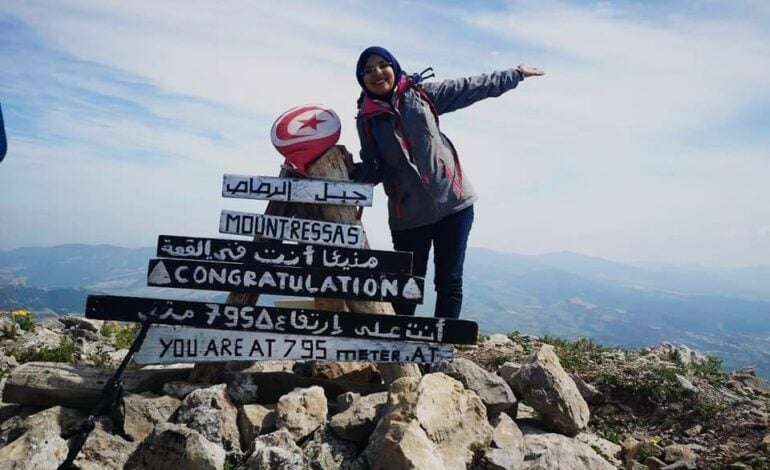  Asmae Bouatlaoui : L’alpiniste qui a gravi 23 sommets au Maroc et en Tunisie