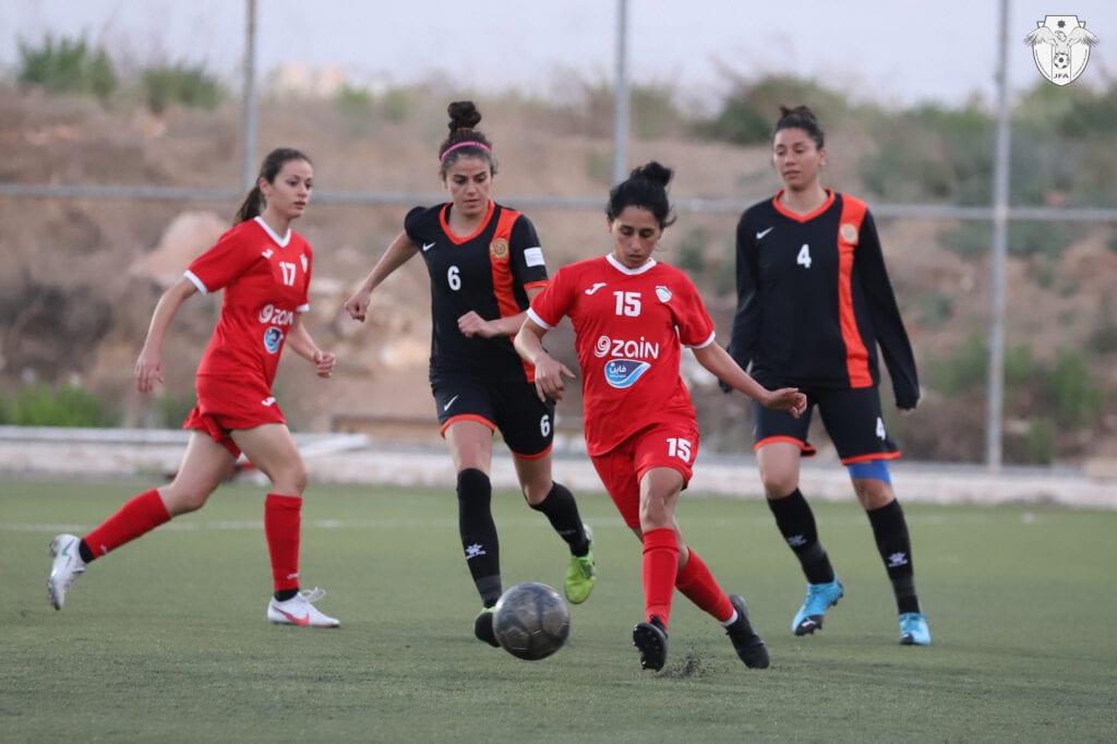 كرة القدم النسائية في الأردن: تجربة إقليمية رائدة