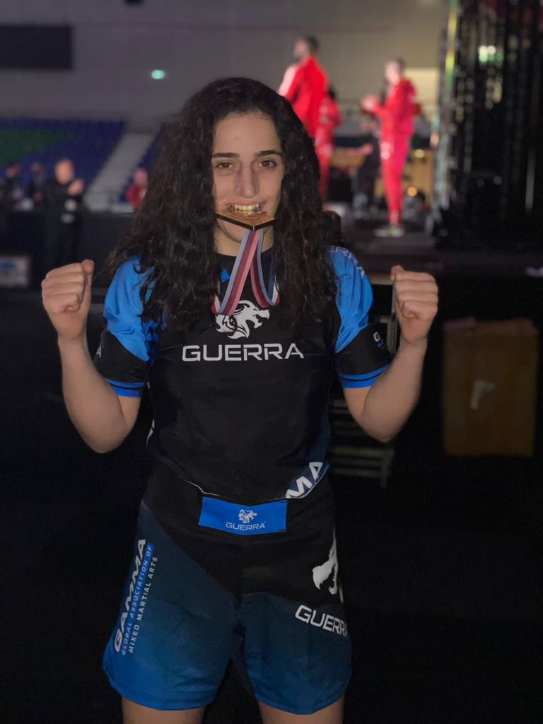 L’histoire inspirante de la libanaise Alexandra Sukkar, championne du monde de MMA