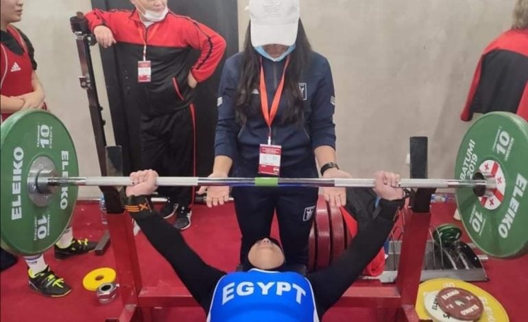  مصر: مكفوفة هزت عرش رياضة رفع الأثقال في العالم