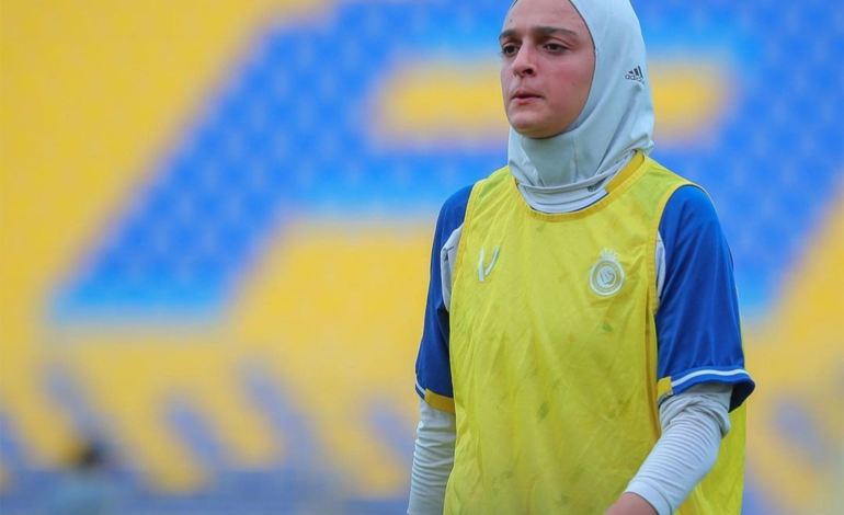  كرة القدم: لينا بوساحة.. اللاعبة التي تركت الدوري الفرنسي من أجل الحجاب